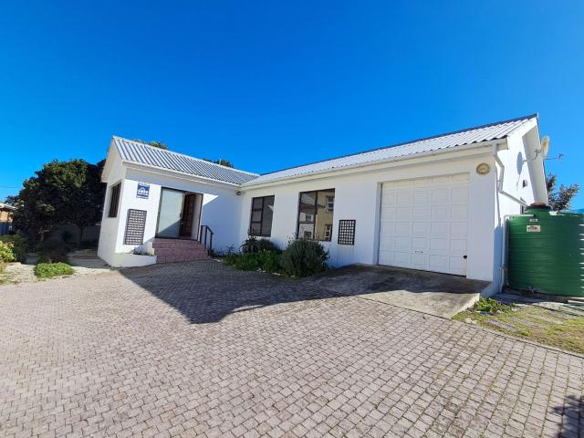 House for rent in Baardskeerdersbos, Western Cape