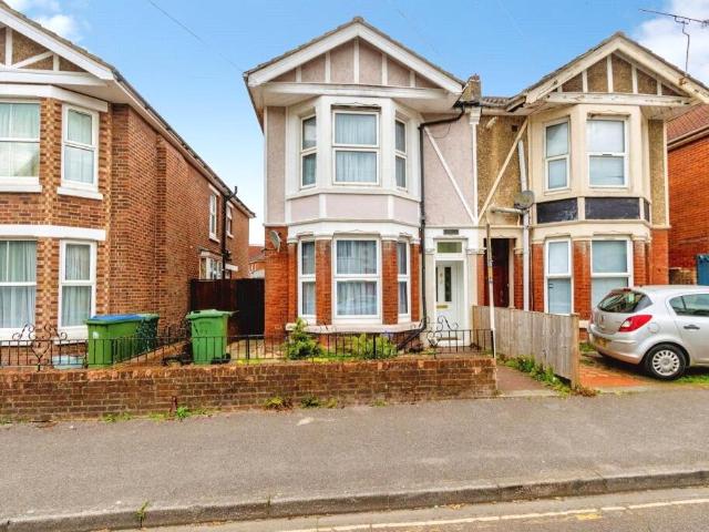 House for rent in The Polygon, City Of Southampton
