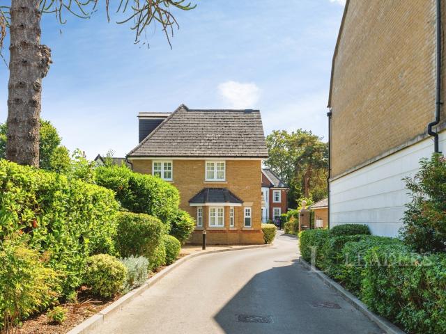 House for rent in Elmbridge, Surrey