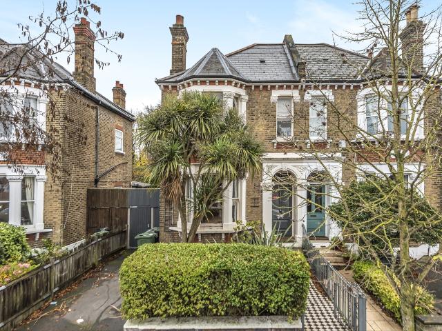 House for rent in Tulse Hill, Greater London