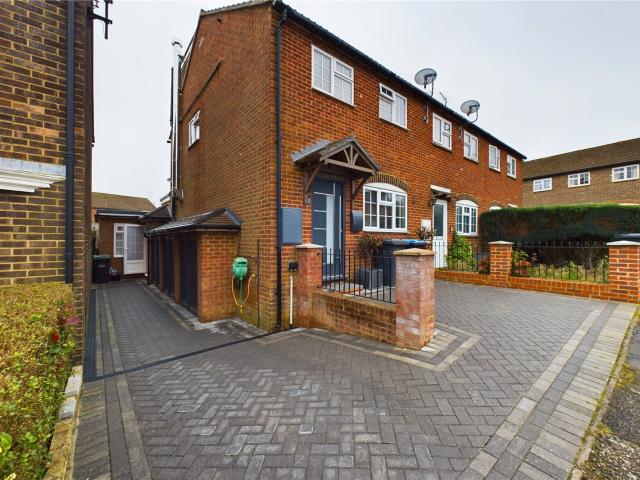 House for rent in Perryfields, West Sussex