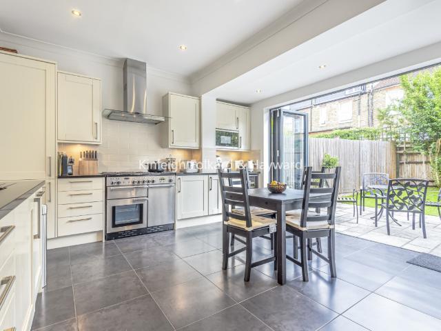 House for rent in Furzedown, Greater London