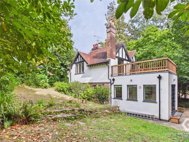 House for rent in Perryfields, West Sussex