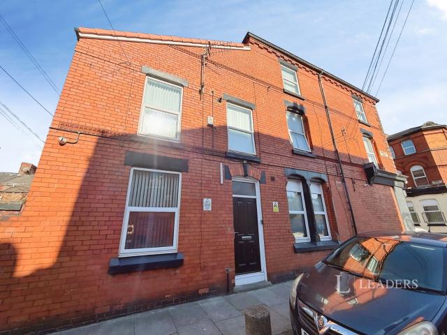 House for rent in Calderstones
