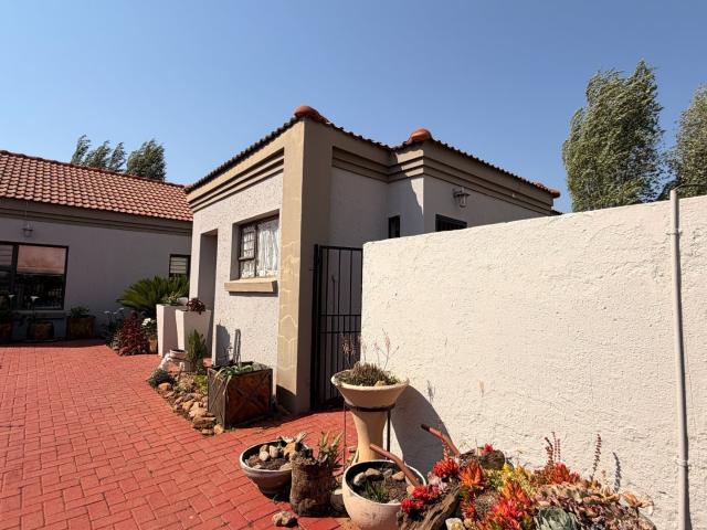 House for rent in Grimbeekpark, Tlokwe Local Municipality