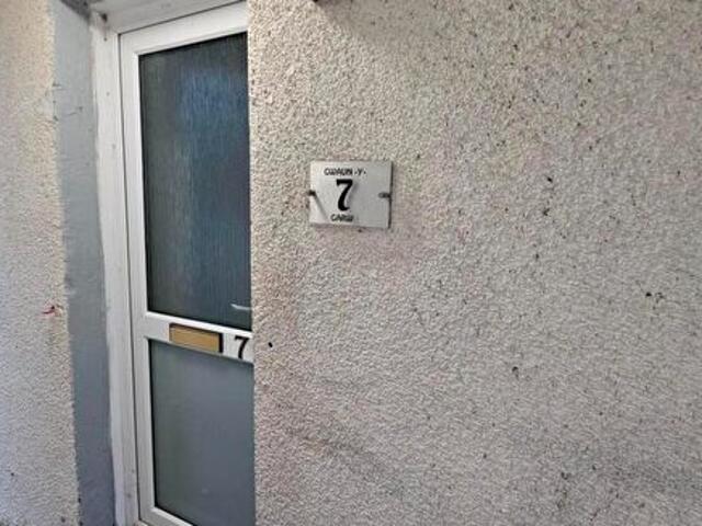 Apartment for rent in Pontycymer, Wales