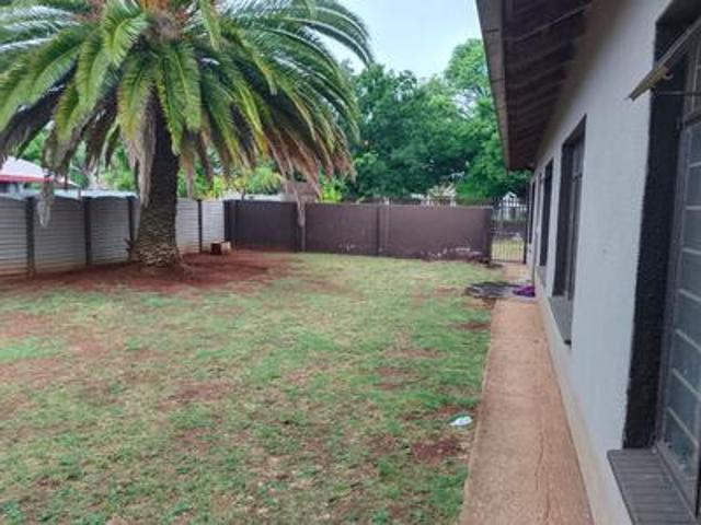 House for rent in Mohlakeng, Gauteng