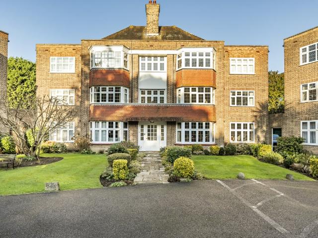 House for rent in Lower Green Esher, Blackhills