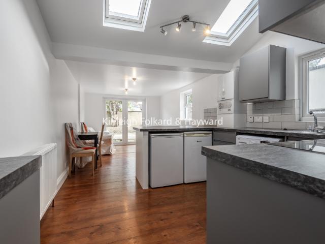 House for rent in Summerstown, Greater London