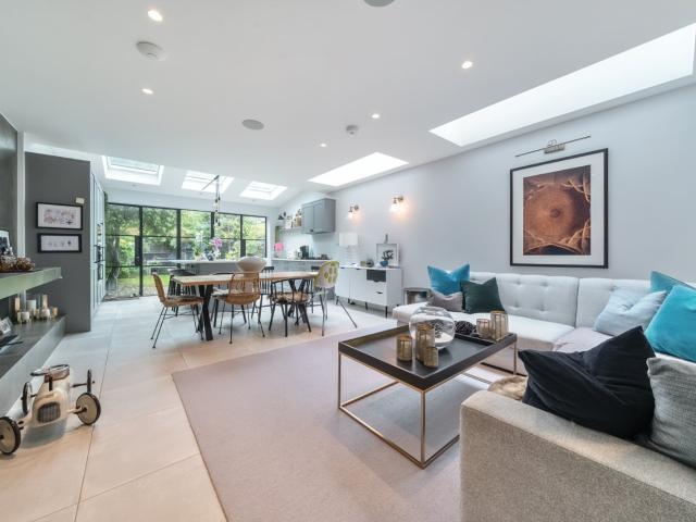 House for rent in Summerstown, Greater London