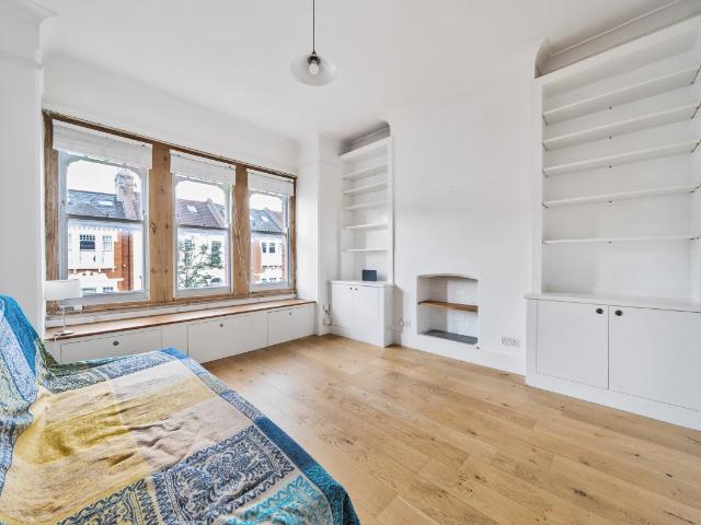 House for rent in Furzedown, Greater London