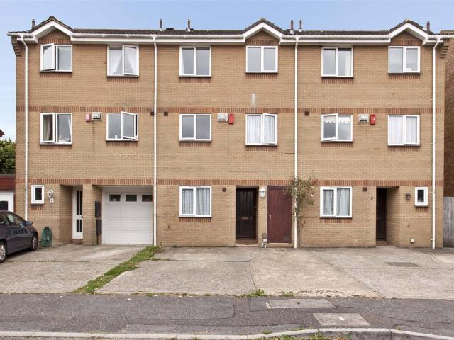 House for rent in Alder Hills, Poole