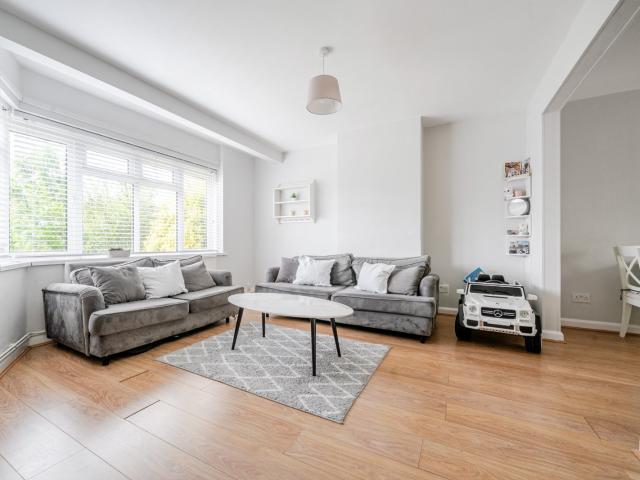 House for rent in New Southgate, Greater London
