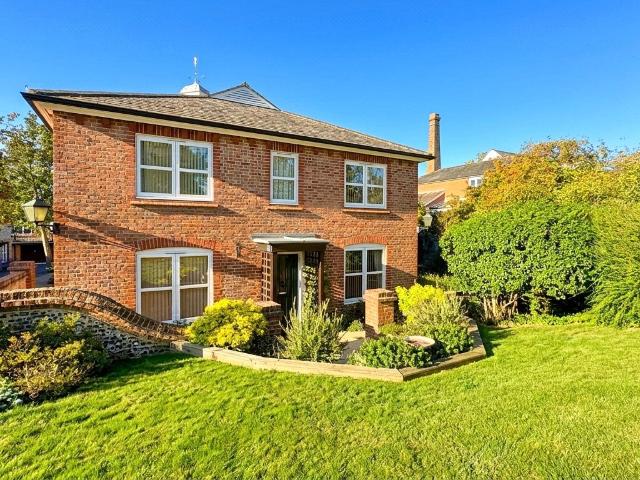 House for rent in Chipping Hill, Essex