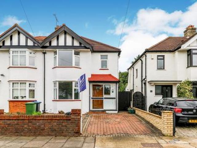 House for rent in Royal Borough of Kingston upon Thames, Greater London