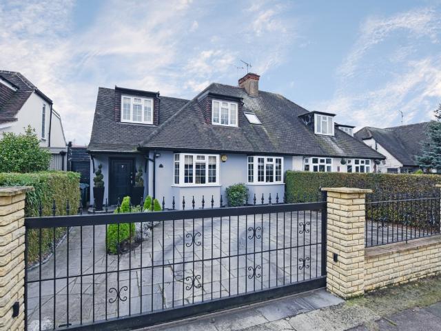 House for rent in Golders Green, Greater London