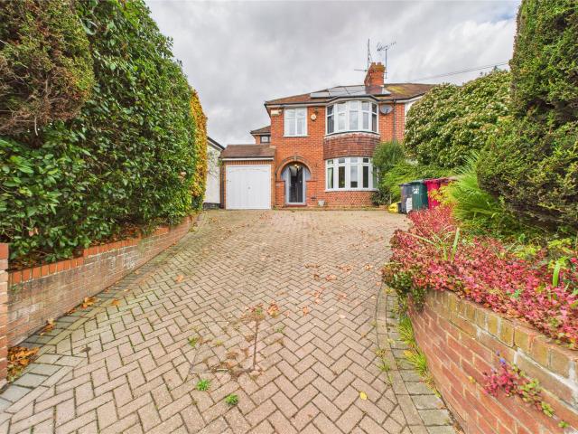 House for rent in Caversham Park, Reading