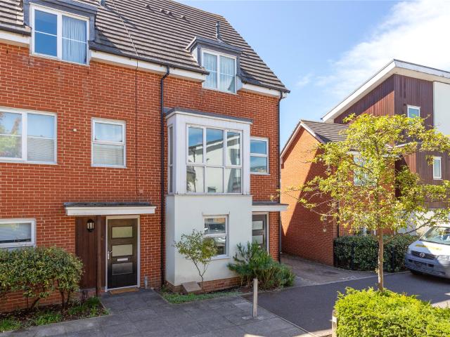House for rent in Kennet Island, Reading