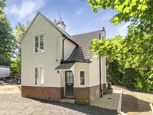 House for rent in Five Acres, Hertfordshire