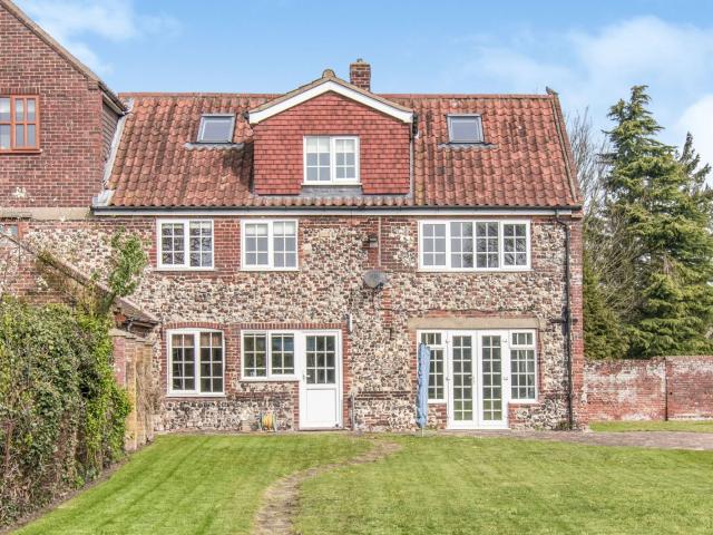 House for rent in Rockland St. Mary, Burgh St Peter
