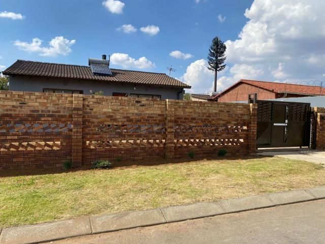 House for rent in Senaoane, Soweto
