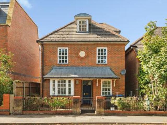 House for rent in Weybridge, Elmbridge