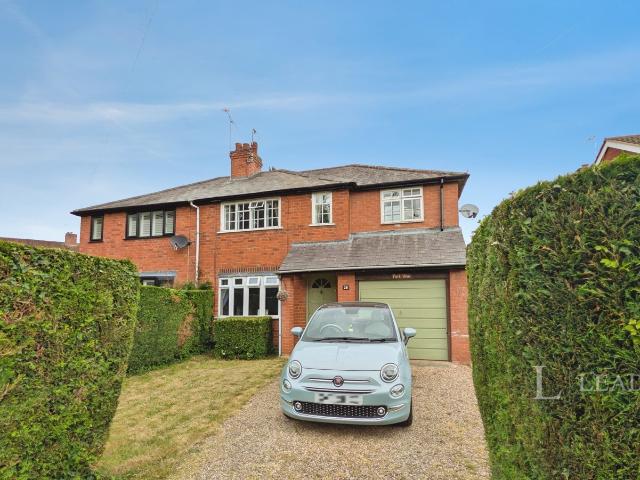 House for rent in Green Close, Warwickshire