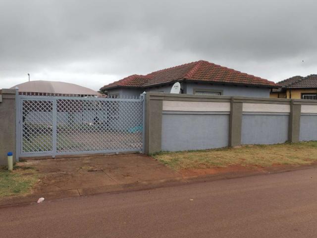 House for rent in The Orchards, Akasia