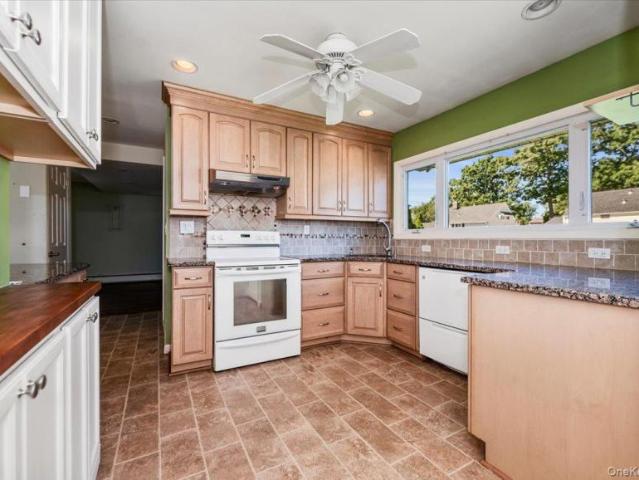 House for sale in North Wantagh, Nassau County