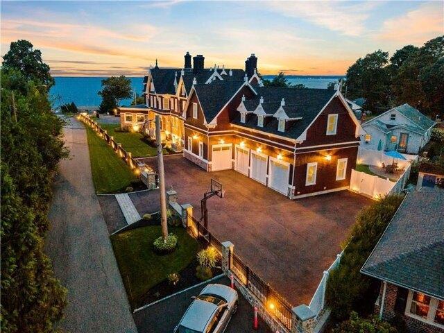 House for sale in Barrington, Rhode Island
