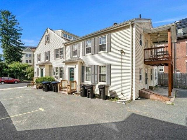 House for sale in Beverly Center Business District, Beverly