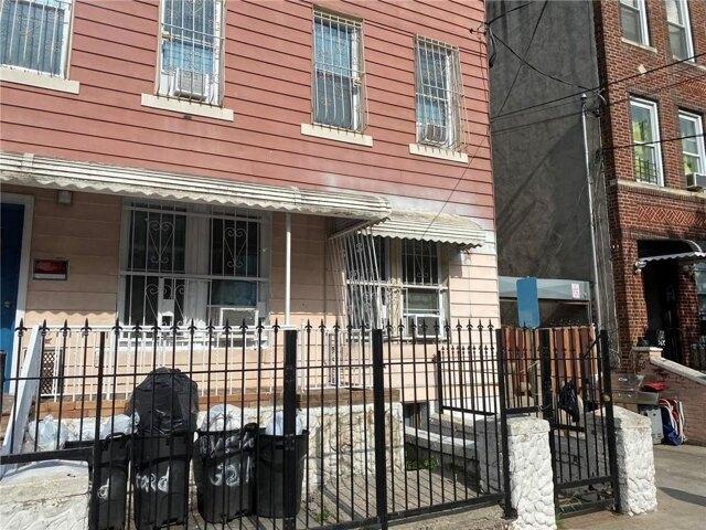 House for sale in Arverne, New York