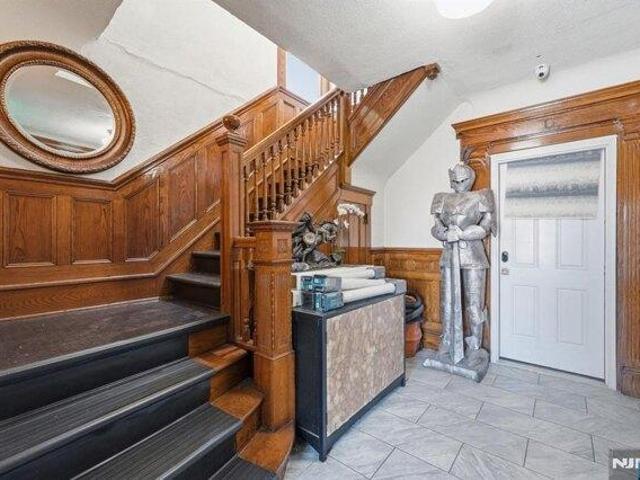 House for sale in Elizabeth, New Jersey