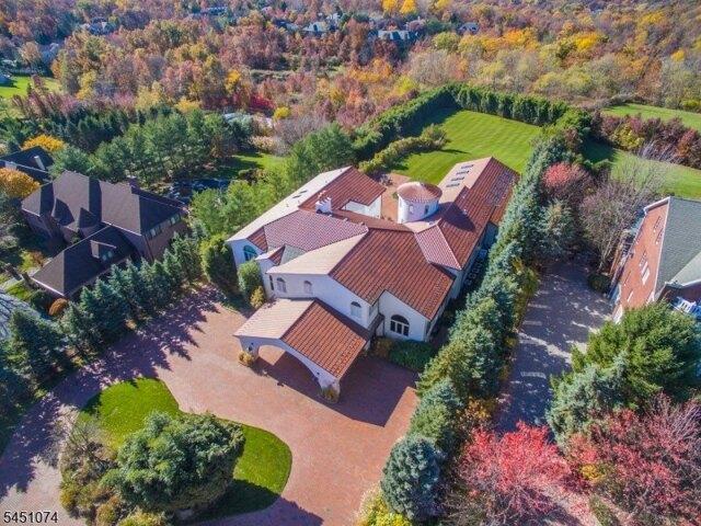 House for sale in Livingston, New Jersey