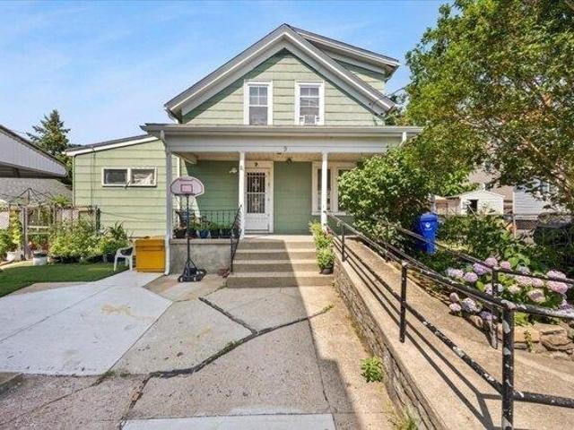 House for sale in Woodlawn, Pawtucket