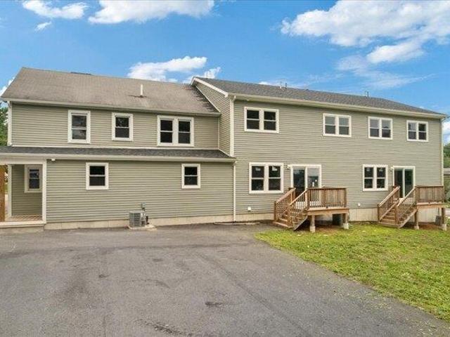 House for sale in Dudley, Massachusetts
