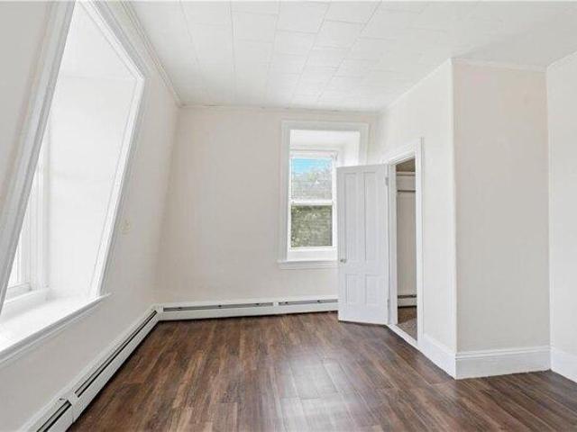 House for sale in Lincoln, Rhode Island