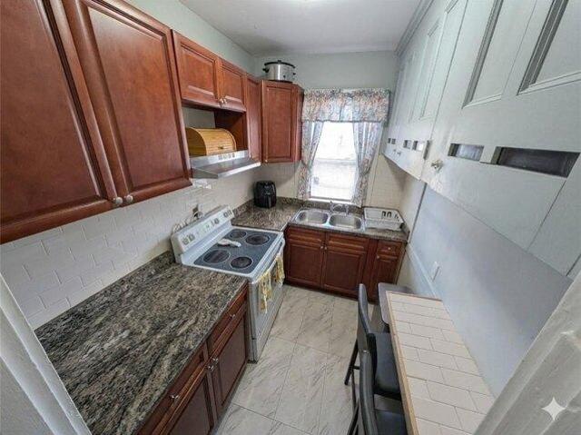 House for sale in Providence, Providence County
