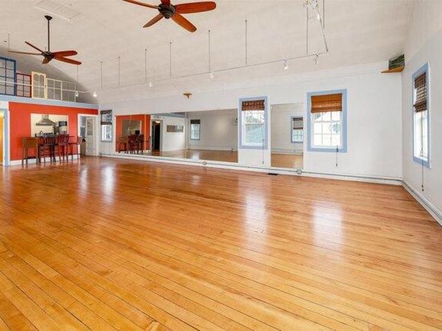 House for sale in Monument Square Historic District, Alton
