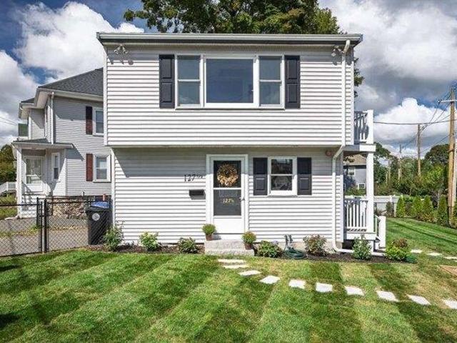House for sale in Rial Side, Beverly