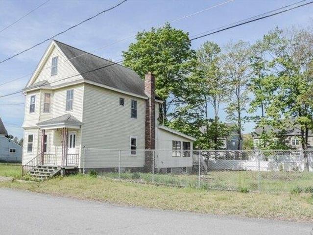 House for sale in Chelmsford, Massachusetts