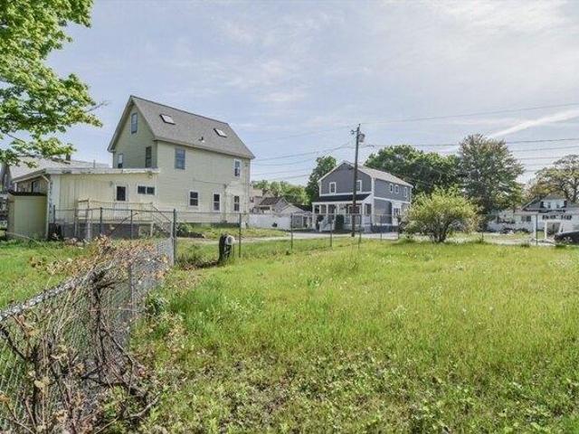 House for sale in Chelmsford, Massachusetts