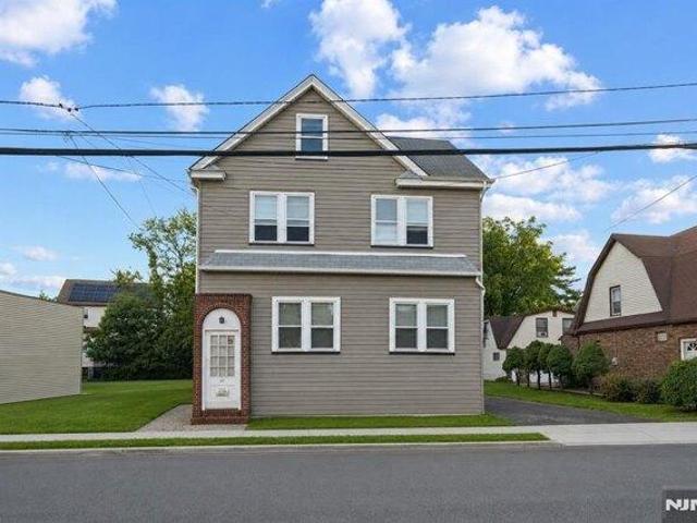 House for sale in Little Ferry, New Jersey