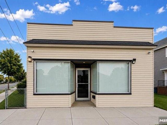 House for sale in Little Ferry, New Jersey
