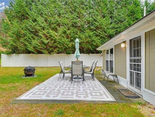 House for sale in Baldwin Place, New York
