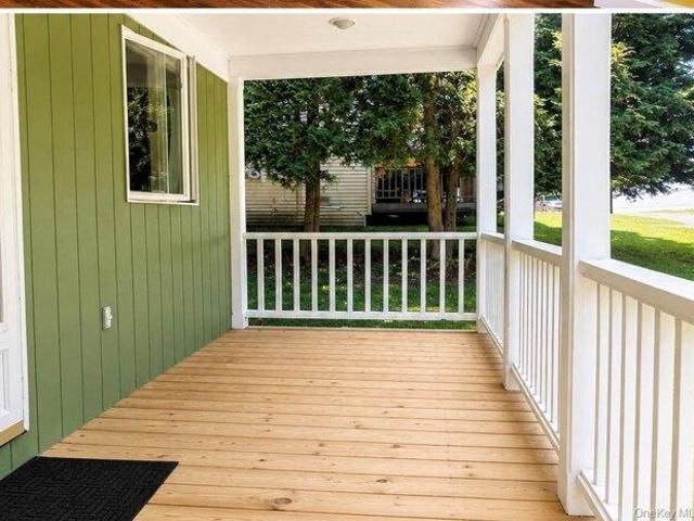 House for sale in Baldwin Place, New York