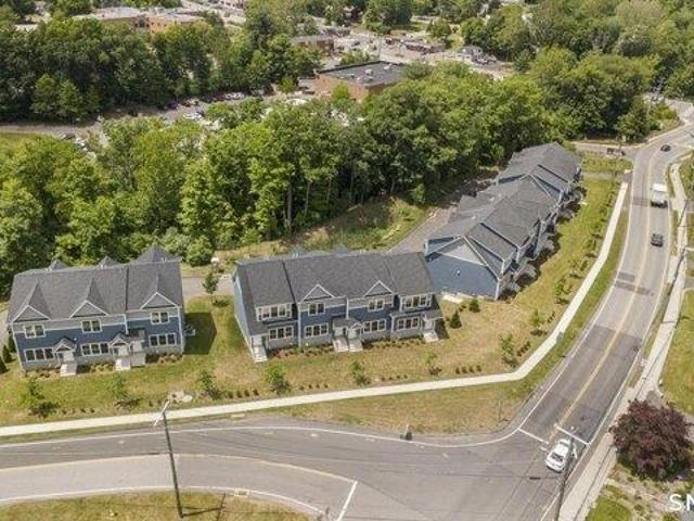 House for sale in Newfield Heights, Middletown