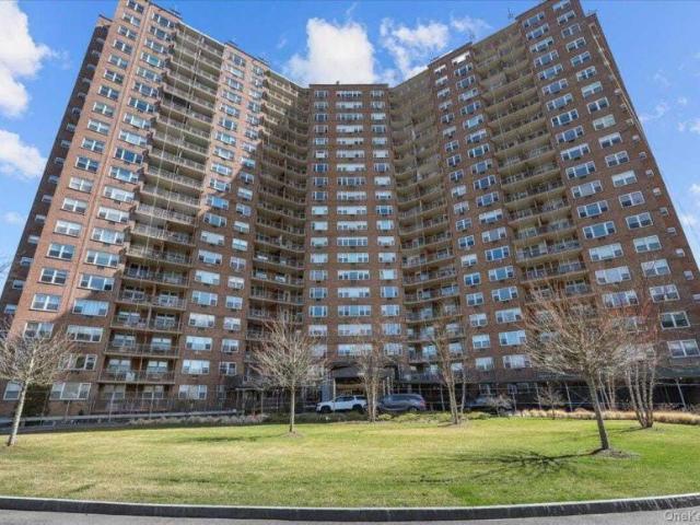 House for sale in The Bronx, Arverne