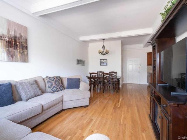 House for sale in Pelham, New York