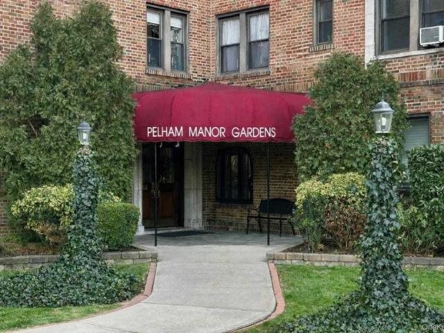 House for sale in Pelham, New York